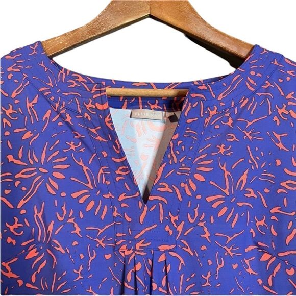 3 for $30! Ellie Kai pattern v neck shirt. - Picture 2 of 11